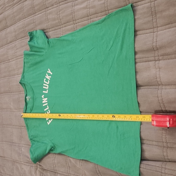 Old Navy Green 'Feelin' Lucky' Short Sleeve Tee Size L! - Picture 5 of 5